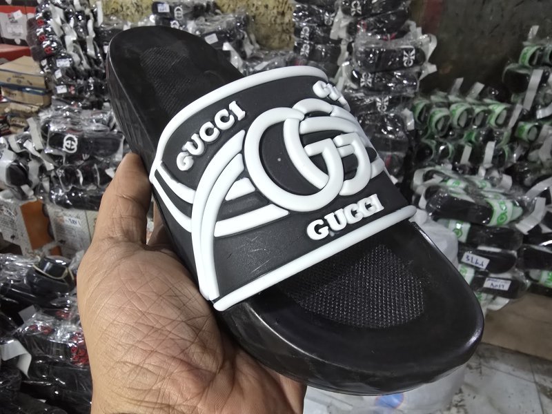 3009 شبشب ربر بروتان شبابي - جوتشي 3 - اسود*ابيض