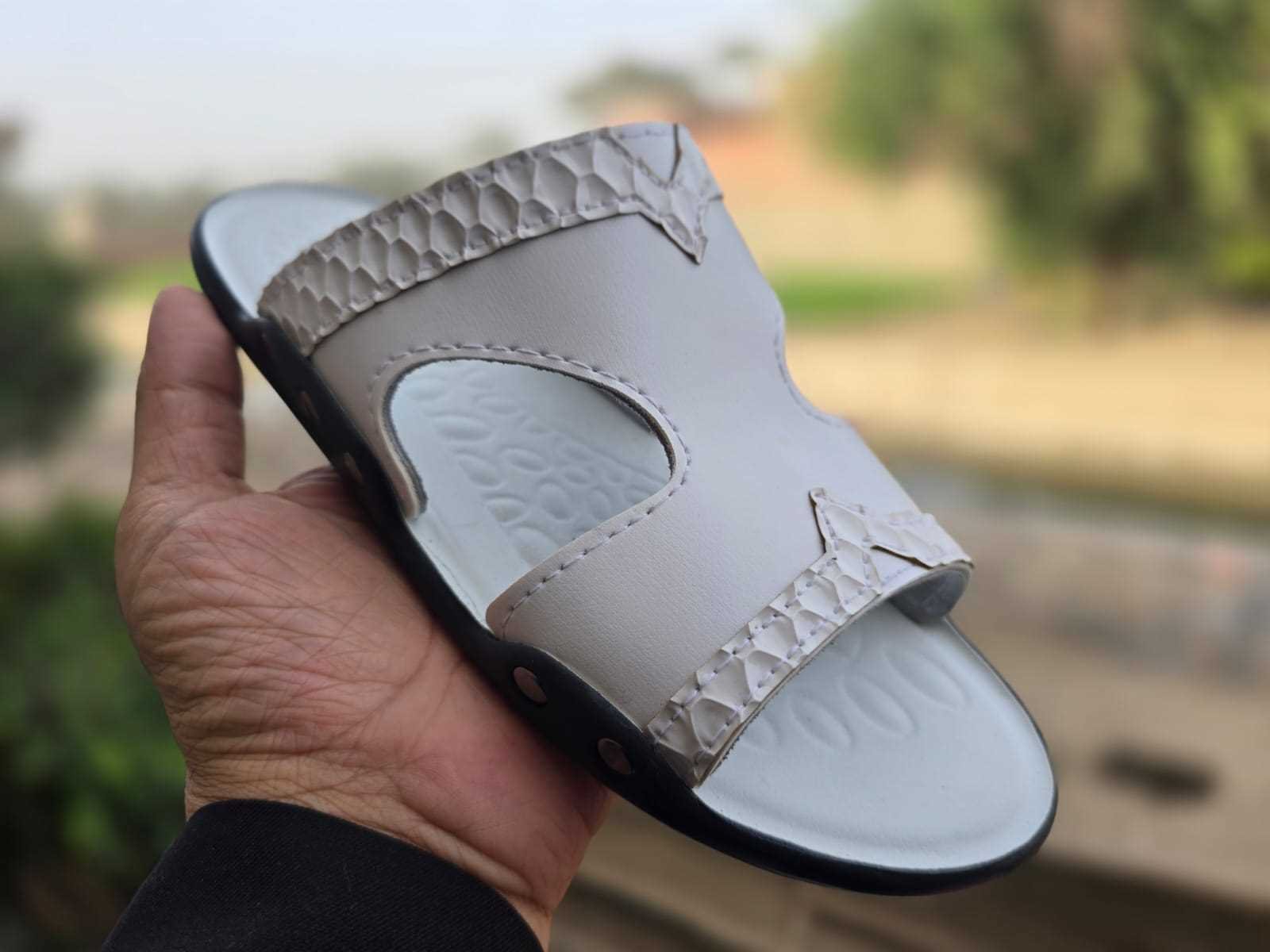 1013 كبسون رجالي - ابيض