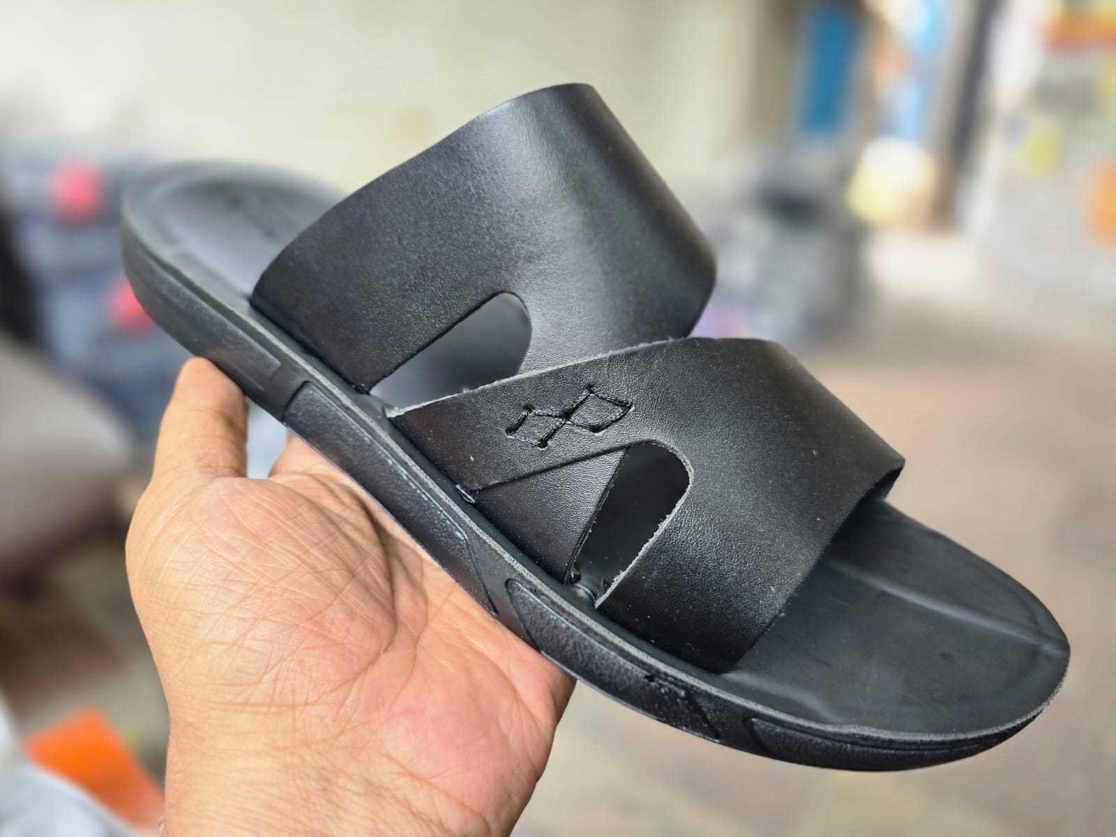 4 - شبشب جلد رجالي super - اسود- مقاسات خاصة