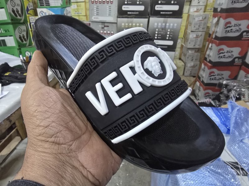 3009 شبشب ربر بروتان شبابي -فرزتشي- اسود*ابيض