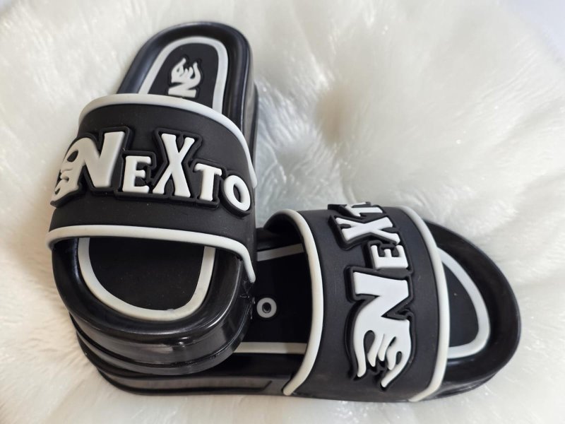 شبشب ربر بروتان اولادي -نكس- اسود*ابيض +انسيرت فقط