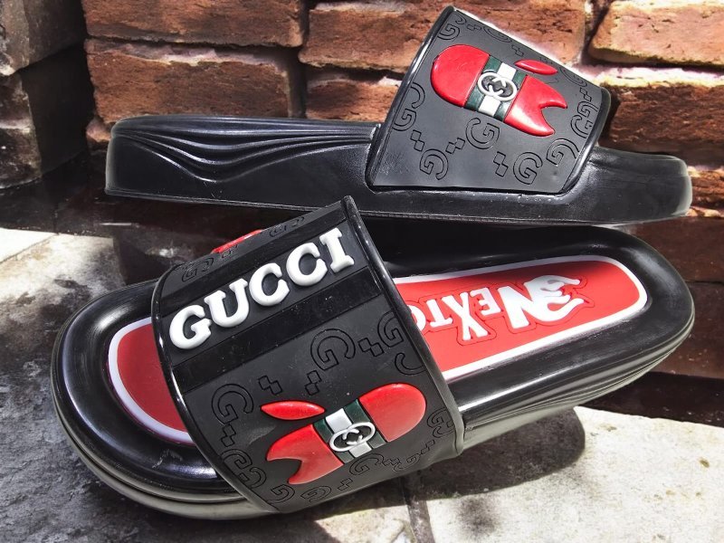 3002 شبشب ربر بروتان رجالي خريطة +انسيرت - جوتشي- احمر*اخضر