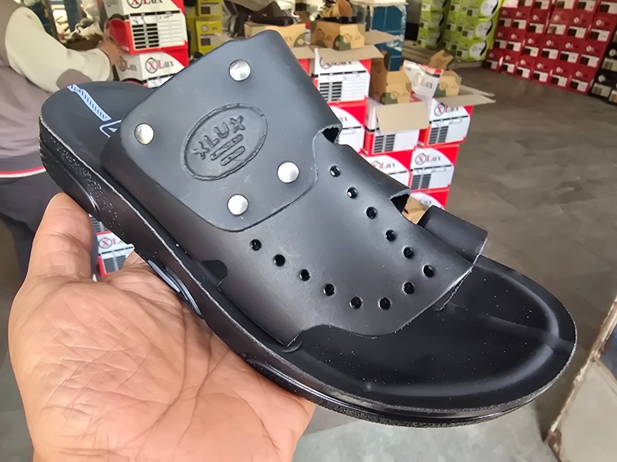 شبشب جلد شبابي - xlux - 711 -   اسود