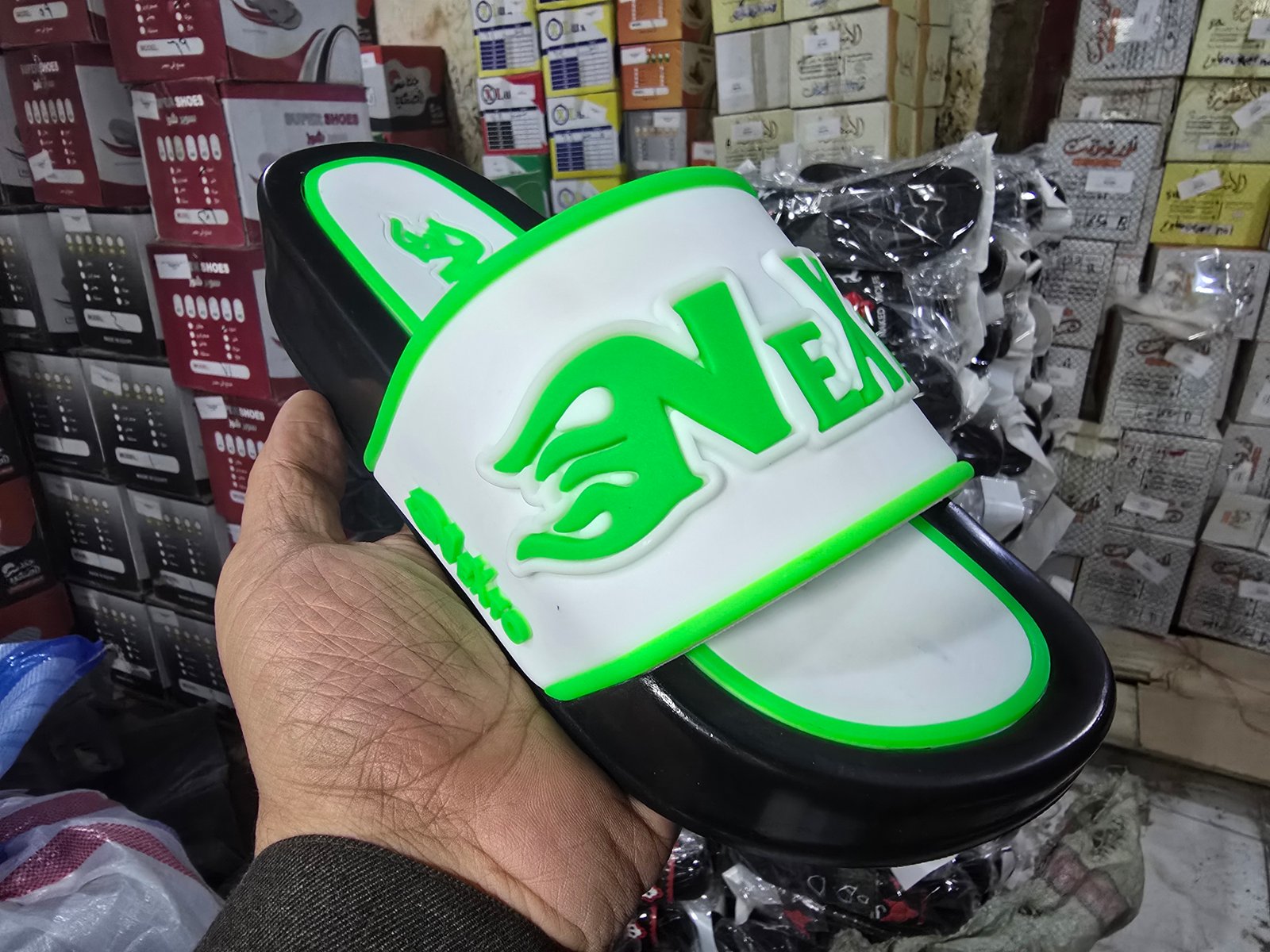 3001 شبشب ربر بروتان رجالي 7 سم - نكس - اخضر*ابيض