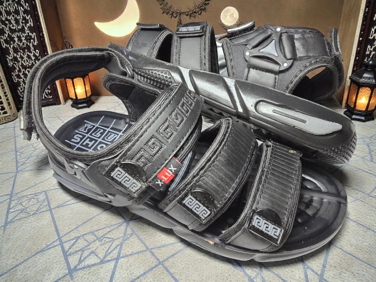 102 -صندل حقن رجالي xlux- اسود